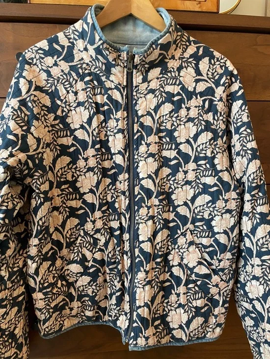 Farherty REVERSIBLE Light Wash Denim/Floral Quilted Jacket - Picture 7 of 11